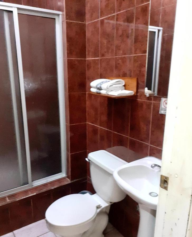 Hostal Brilliant Quito Bagian luar foto