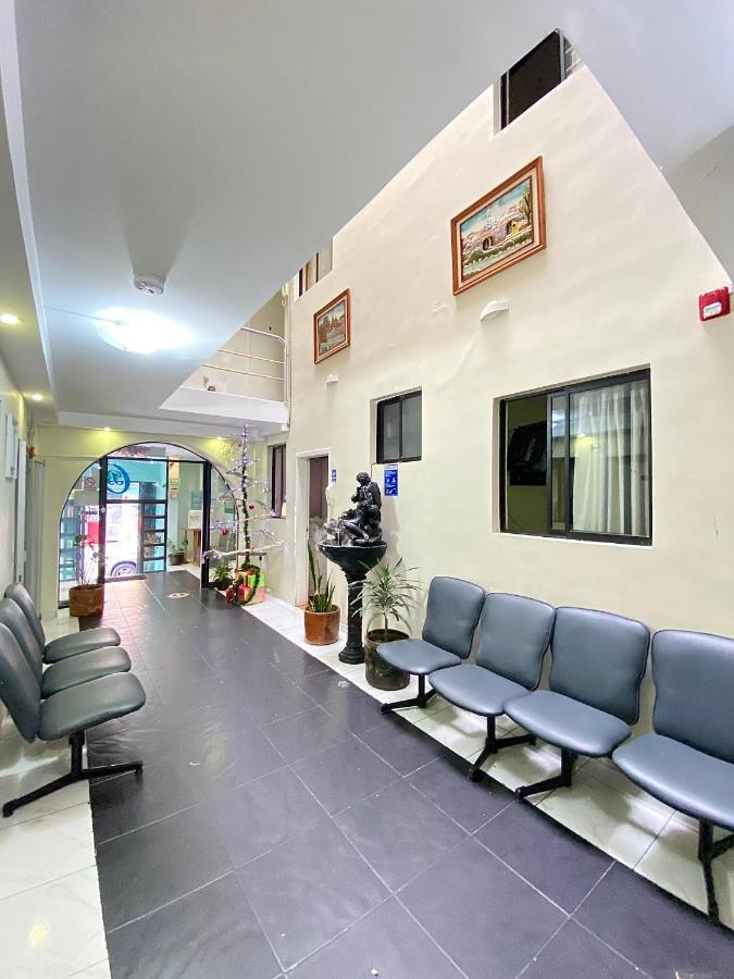 Hostal Brilliant Quito Bagian luar foto