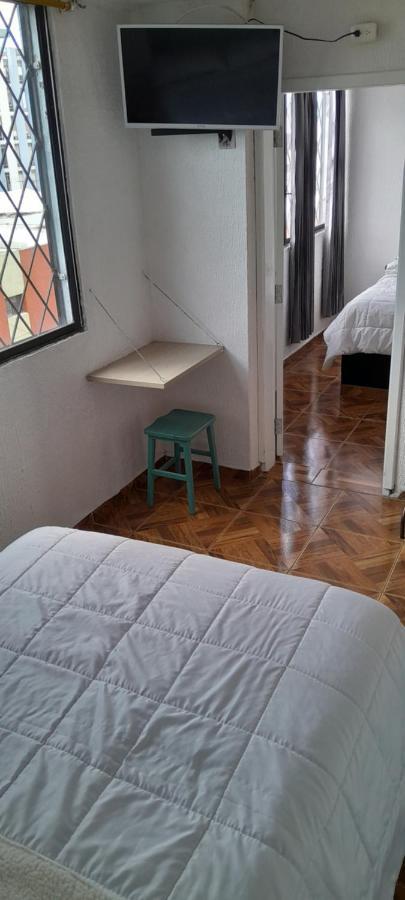 Hostal Brilliant Quito Bagian luar foto