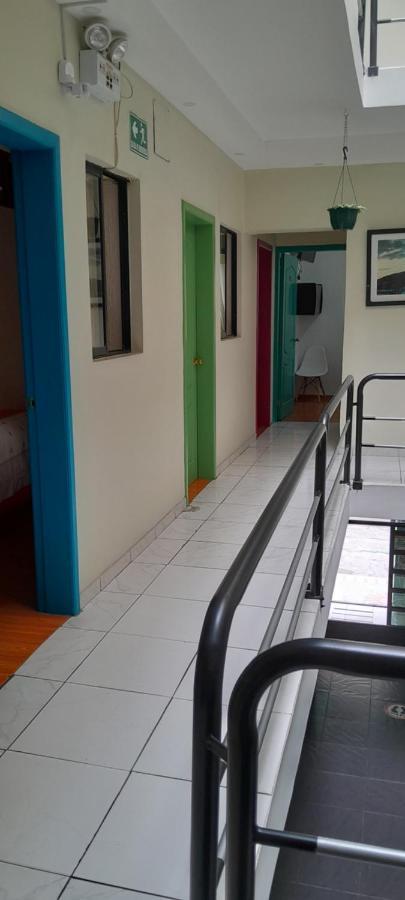 Hostal Brilliant Quito Bagian luar foto