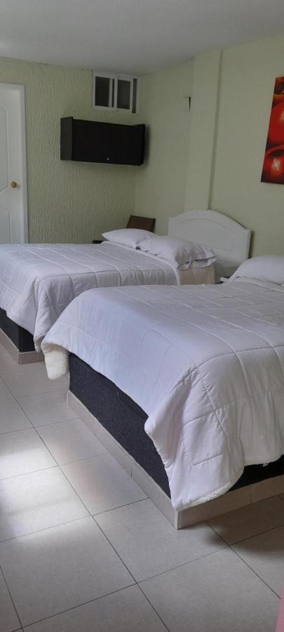 Hostal Brilliant Quito Bagian luar foto
