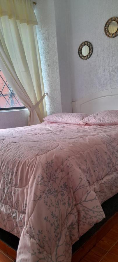 Hostal Brilliant Quito Bagian luar foto
