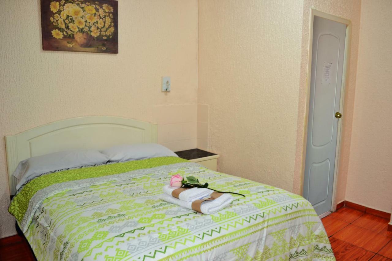 Hostal Brilliant Quito Bagian luar foto