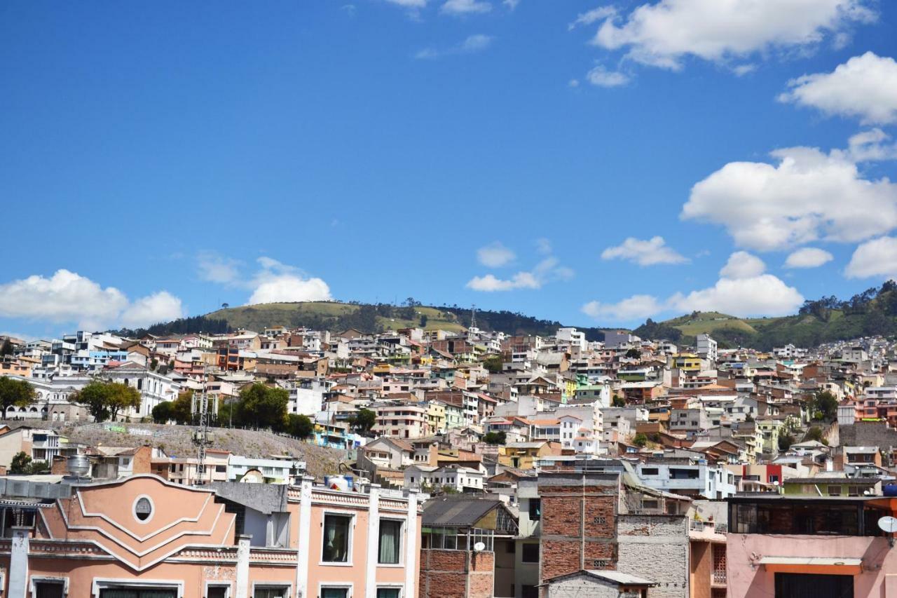 Hostal Brilliant Quito Bagian luar foto