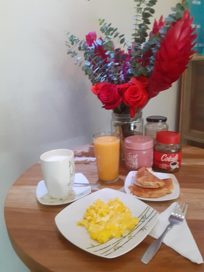 Hostal Brilliant Quito Bagian luar foto